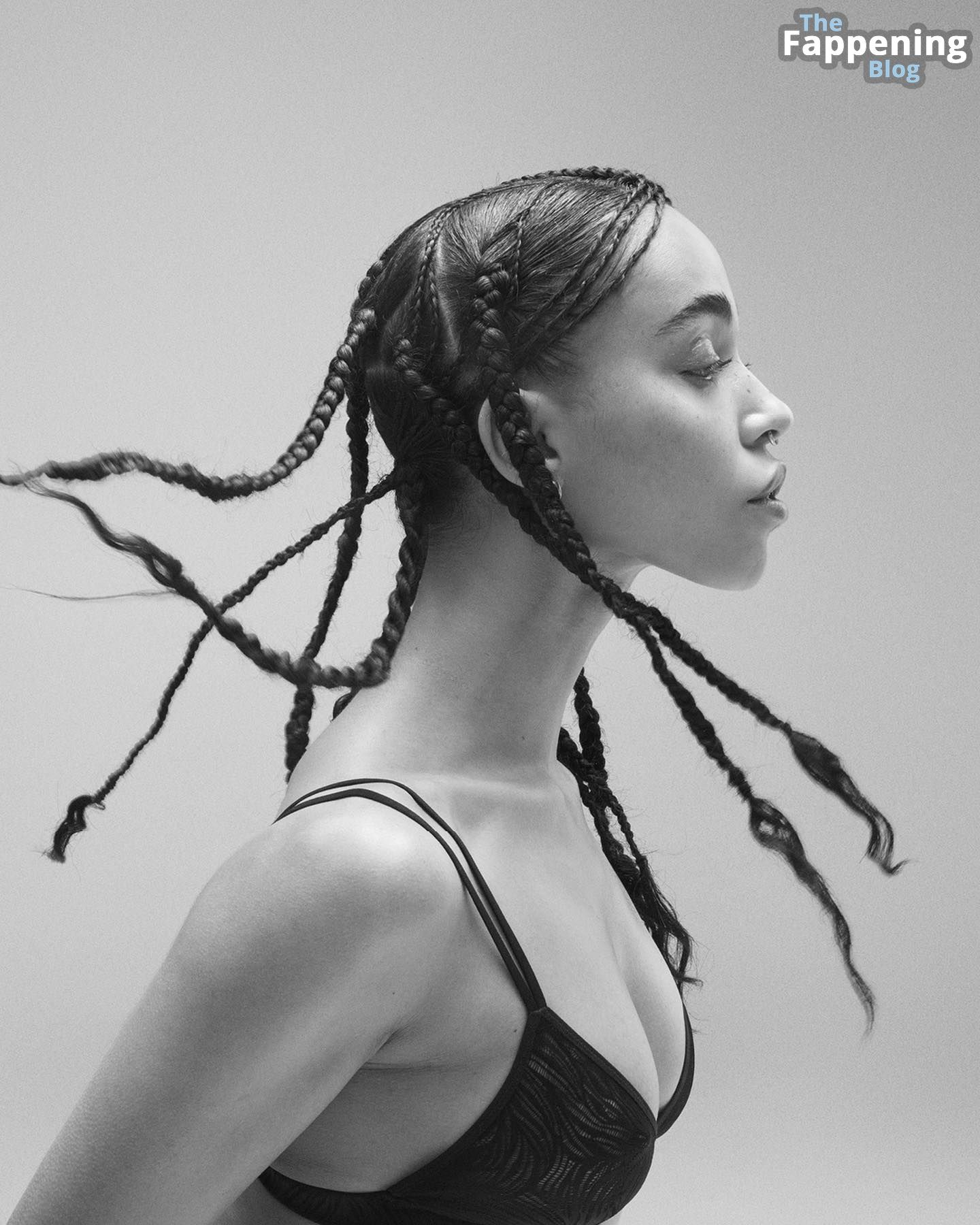 Fka Twigs Poses For Calvin Klein 6 Photos Video Famedones Nude Hacked And Leaked Celebrities
